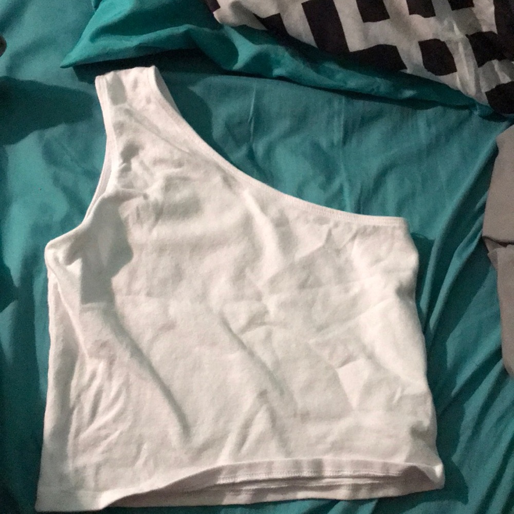 One shoulder crop top
